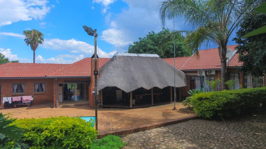 4 Bedroom Property for Sale in Safari Gardens North West